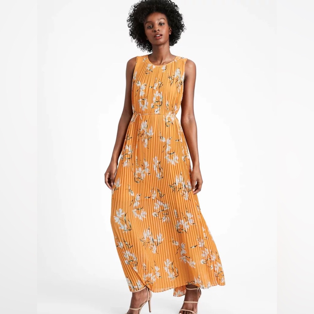 NWT Banana Republic Pleated Flowy Floral Golden Maxi Dress Size L